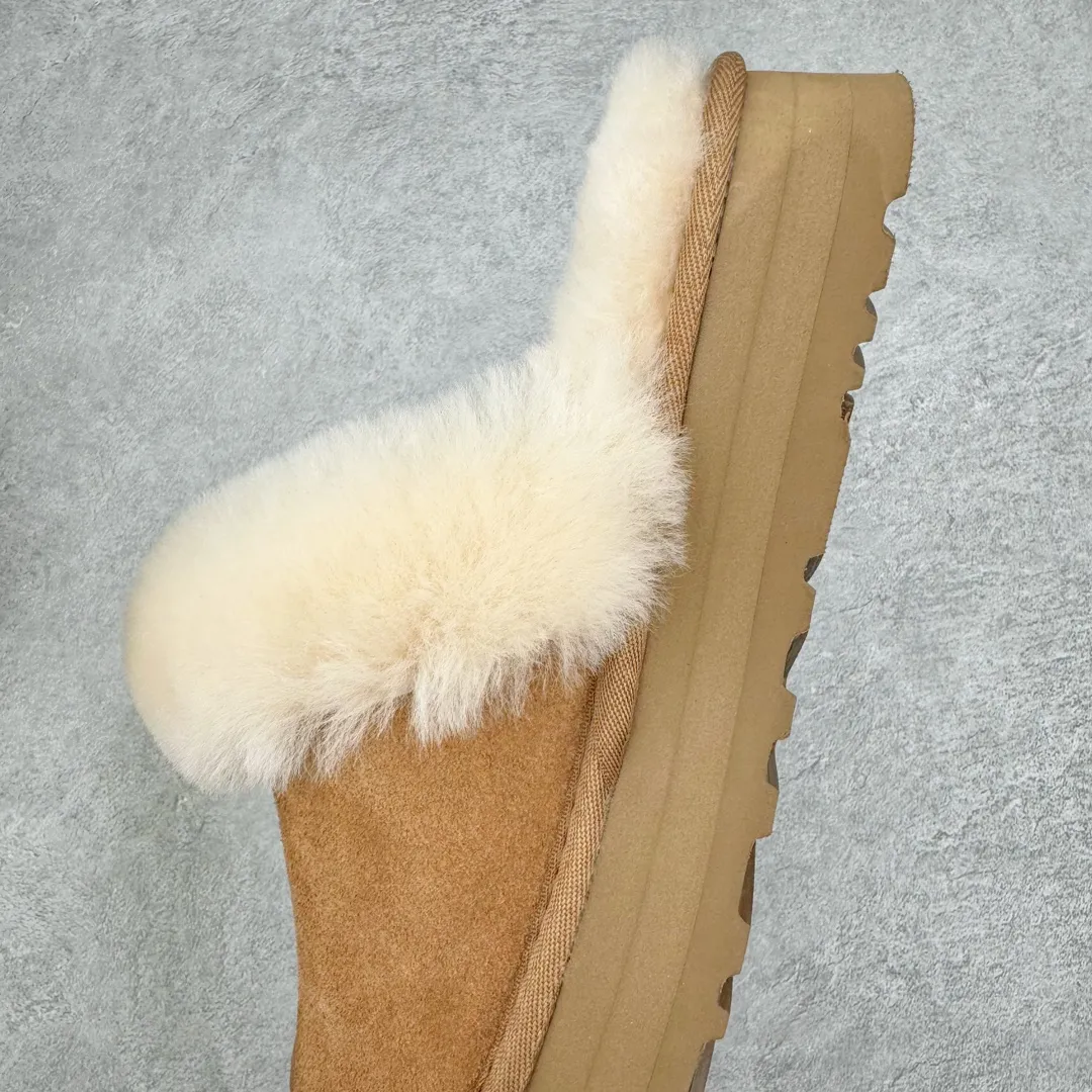 Pick up locally💰440 UGG 2550 Classic autumn and winter sheepskin and fur integrated snow boots. All shoes are made of ZP. Longfeng A-grade Australian imported sheepskin and fur integrated brand OEM production line. Fully follow the ZP process. OEM original pattern maker. Adhering to the principle of no original shoe development and selection. Pay attention to every detail. The most authentic version on the market. TREADLITE "light wing" technology outsole. Lightweight/durable/flexible/pile size: 35 36 37 38 39 40 41 Coding: by2936060